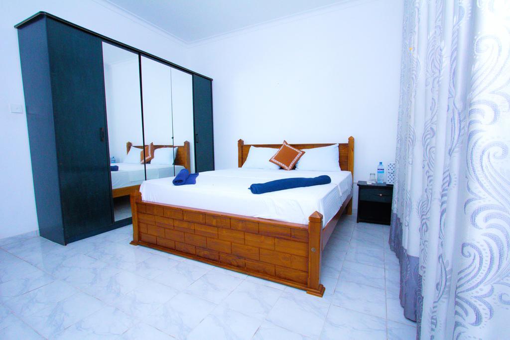 The Blue Beach Guesthouse 尼甘布 外观 照片