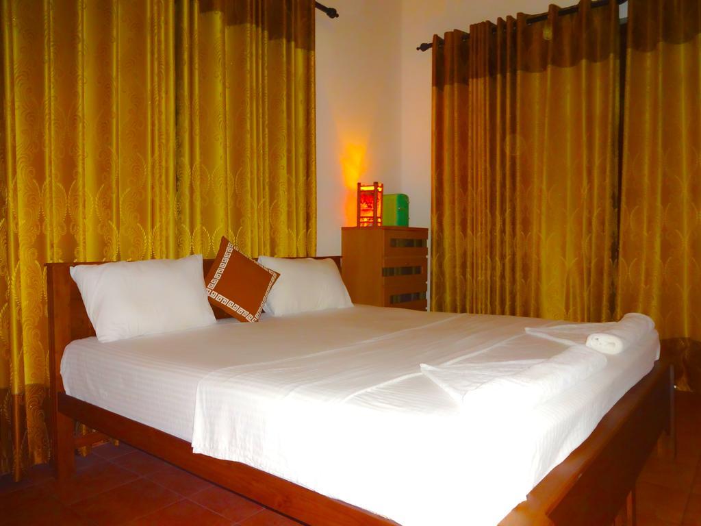 The Blue Beach Guesthouse 尼甘布 外观 照片
