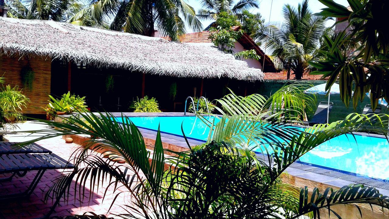 The Blue Beach Guesthouse 尼甘布 外观 照片